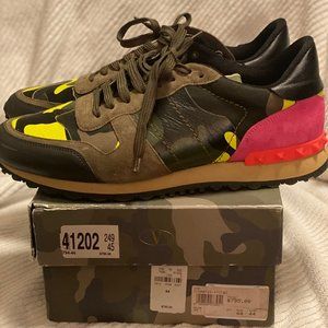 Valentino Rockstud Sneakers